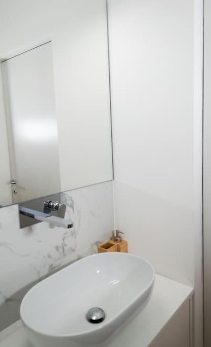 La Casa Bianca Lägenhet Milano Exteriör bild